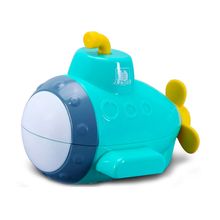 BB Junior Chapotea y juega submarino