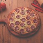 Tabla-para-pizza-con-mango-corto-33cm-3-31255