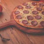 Tabla-para-pizza-con-mango-corto-33cm-4-31255