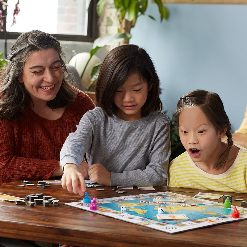 Juegos De Mesa 4 Años Monopoly Viaje Por El Mundo - Juego De Mesa Familiar, Con Sellos Y Pizarra Borrable, +8 Años Monopoly Edición Mundo Viajar
