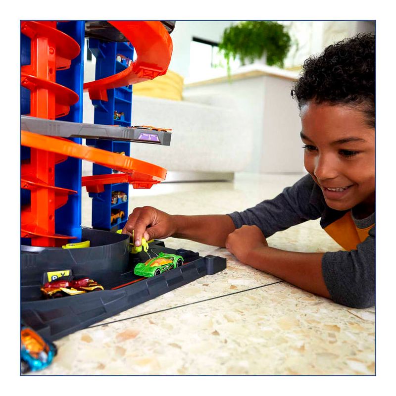 Hot-Wheels-City-Mega-Garage-3-36326