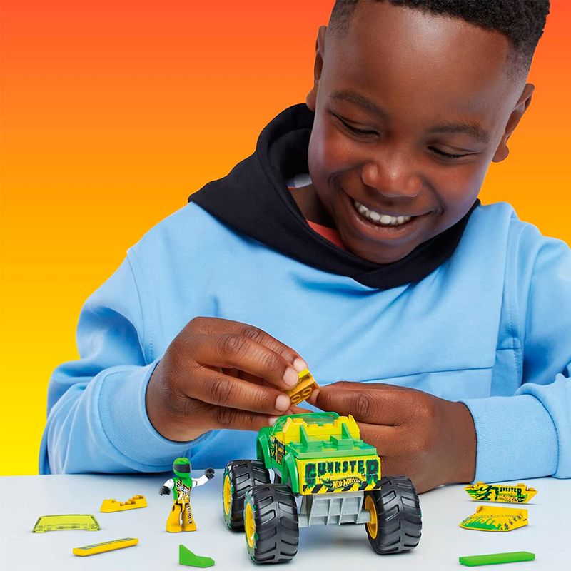 Monster-Truck-Gunkster-Hot-Wheels-2-36458