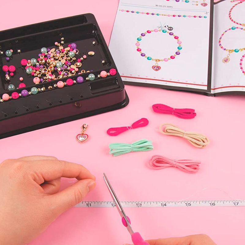 Make-It-Real-crea-tus-pulseras-de-cristal-juicy-couture-6-37216