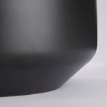Maceta-decorativa-amber-gris-mate-21x24-cm-3-40790