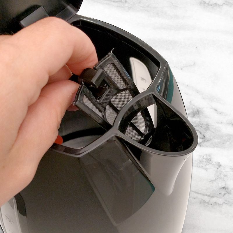 Hervidor-El-ctrico-Rapid-Boil-Negro-KE22591-CL-Black-Decker-Hervidor-El-ctrico-Rapid-Boil-Negro-KE22591-CL-Black-Decker-2-41724