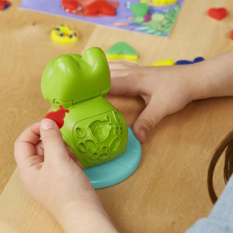 Play-Doh-Primeras-creaciones-con-la-Rana-y-los-colores-6-42049