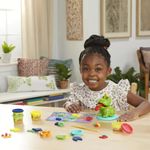 Play-Doh-Primeras-creaciones-con-la-Rana-y-los-colores-7-42049