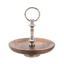 Fuente de madera con una asa para transportar