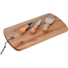 Tabla de queso con cuchillos