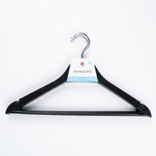 Colgador plastico negro 3pzas